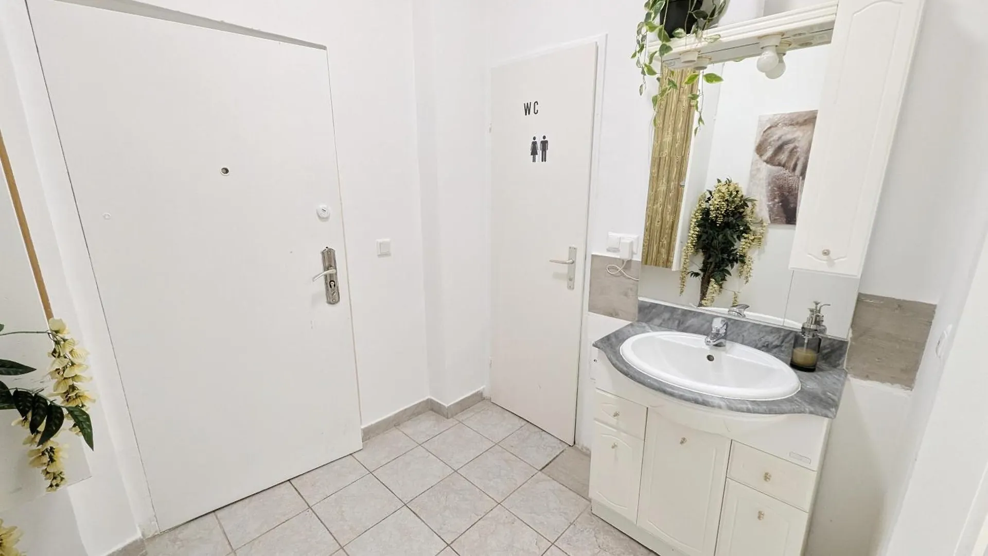 Comfortable Rooms In Lugner City Area Vienne Séjour chez l'habitant