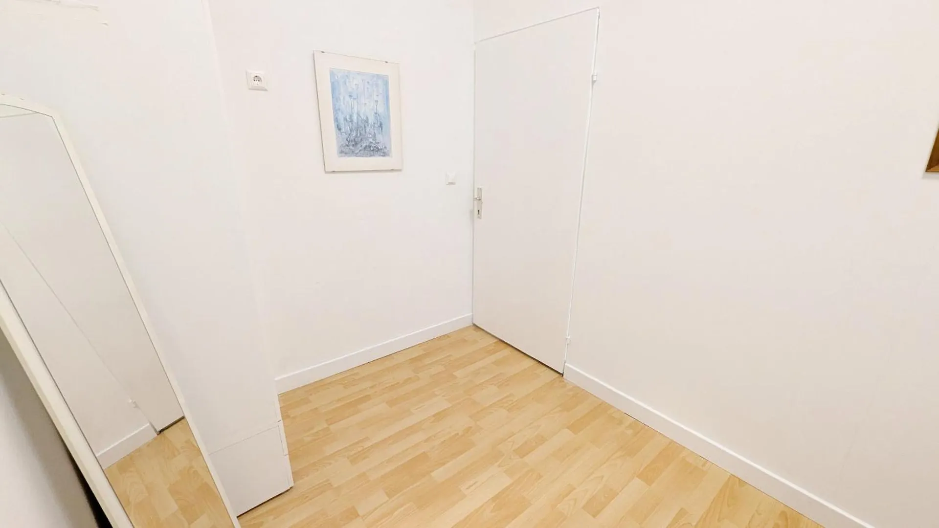 Comfortable Rooms In Lugner City Area Vienna
